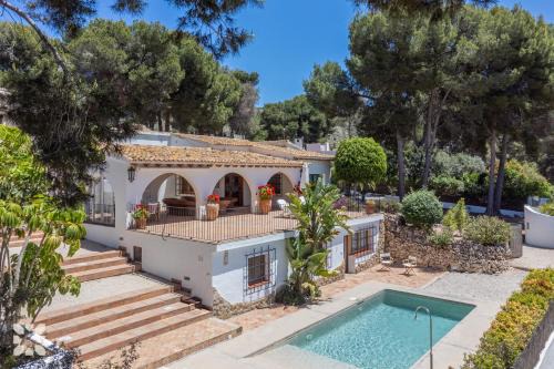 El Portet Villa | Villa Buenos Aires by Abahana Villas