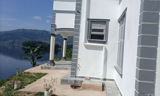 Kabale District Villa | Villa Bunyonyi - a home away from home