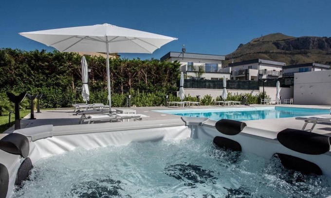 Torre Colonna-sperone Apartment | Villa carola second floor