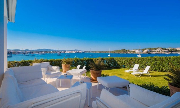 Portocolom Villa | Villa 'Can Marilla' with Sea View, Wi-Fi and Air Conditioning