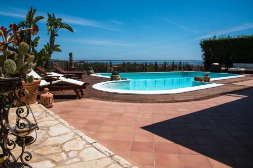 Trappitello House | Villa Carly Taormina apartment with private pool