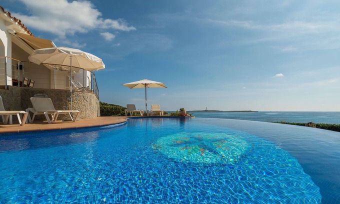 Marina de Son Ganxo Villa | Villa CASA MILOS B&B Menorca, annex on the sea with swimming pool