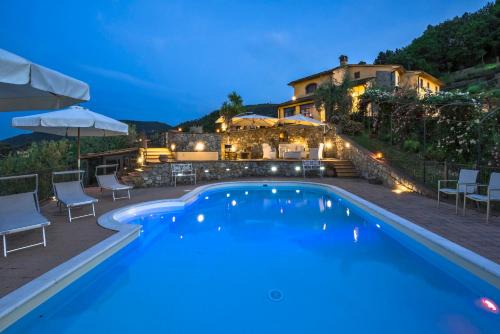 Casalguidi Villa | Villa Casalguidi by PosarelliVillas