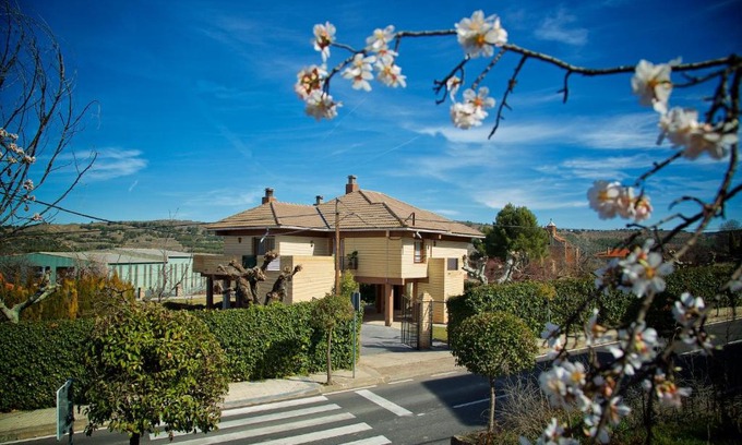 Nuevalos Apartment | Villa Castro