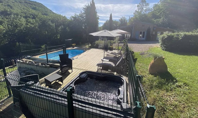Bruniquel Ski Chalet | Villa Combes - Heated pool & Spa