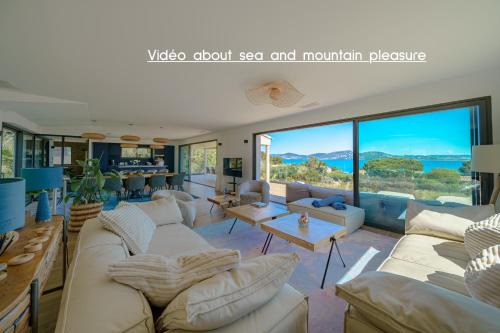 Giens Villa | Villa de la Madrague Vue Mer à 200m de la Plage sur La Presqu' île de Giens Sea and Mountain Pleasure