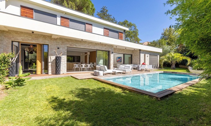 Est House | VILLA DE LA TORSE