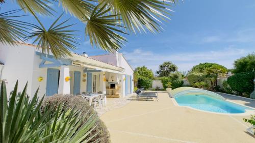 Ars-en-Re Villa | Villa de plain pied avec jardin paysager et piscine
