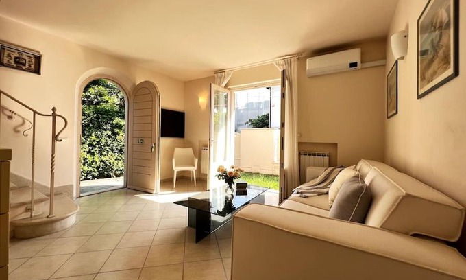 Forte dei Marmi Villa | Villa Donati 6 camere in centro Forte dei Marmi