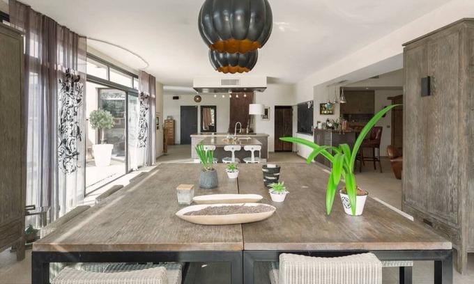 St.-Remy-de-Provence Villa | Villa Drossa, Magnificent family home near town center and Alpilles