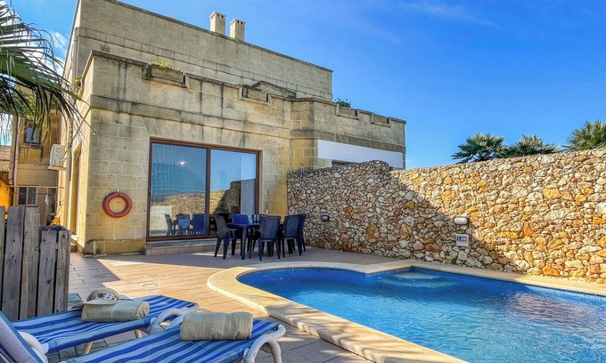 Santu Pietru Villa | Villa Fieldview - Gozo Holiday Home