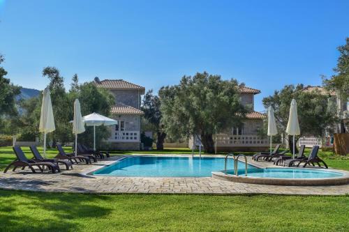 Frinion Villa | Villa *FRYNI*/5' from sea & center/Mountain View