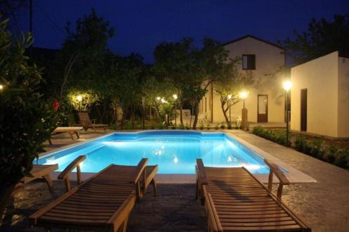 Piane Vecchie Villa | Villa Giardino Paradiso Cefalù con 13 posti letto e piscina riscaldata