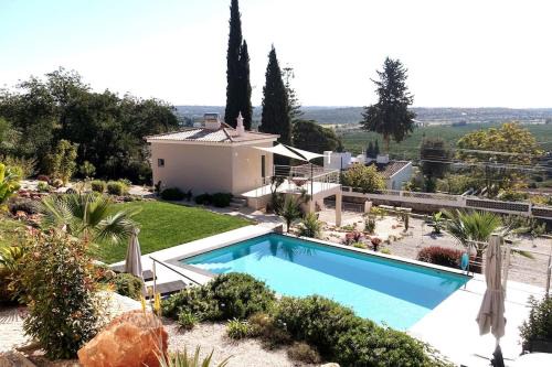 Monte Raposo House | Villa Girassol met zwembad