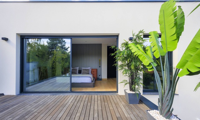 Le Perreux-sur-Marne Villa | Villa Hélène - Les Demoiselles at Versailles