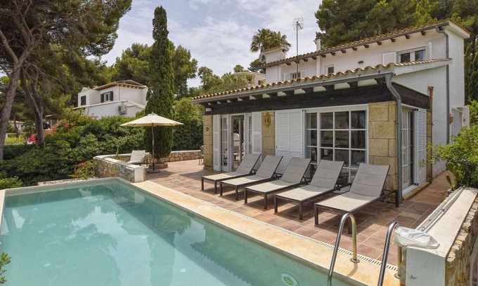 Provensals House | Villa in Cala Ratjada with Sea Views and Pool