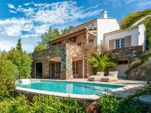 Pardigon Villa | Villa in Cavalaire with Sea View & Pool