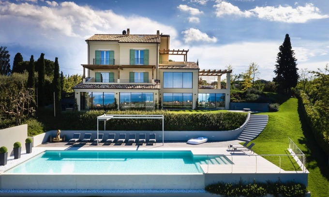 Civitanova Alta Villa | Villa in Civitanova Alta with 6 bedrooms sleeps 12