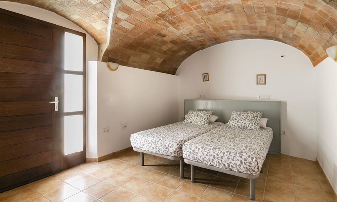 Llers House | Villa in Figueres with Private Pool