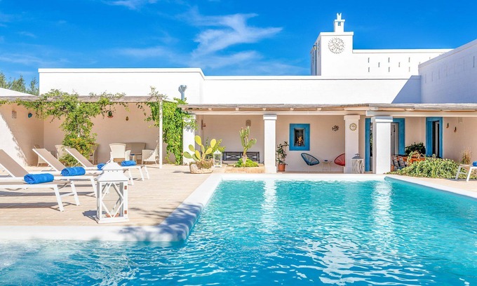Pezze di Greco Villa | Villa in Savelletri Di Fasano with 5 bedrooms sleeps 10