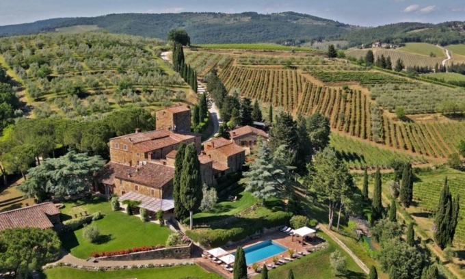 San Pietro in Bossolo Villa | Villa in Piazza with 11 bedrooms sleeps 20