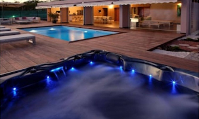 Saint-Francois Villa | Villa Indigo - La Coulée Bleue, pool, spa, garden, 8 people