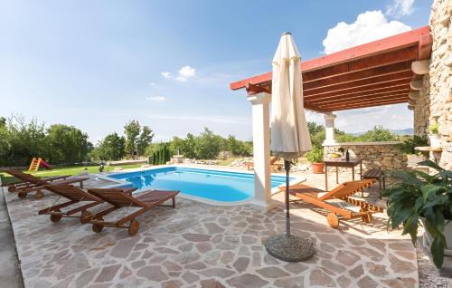 Lovrec House | Villa Ivy with perfect privacy, pool, sauna and jacuzzi