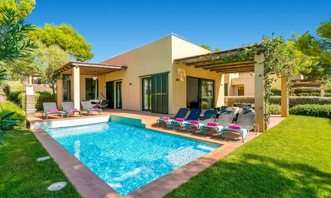 Serpentona Villa | Villa Josefa by Villa Plus