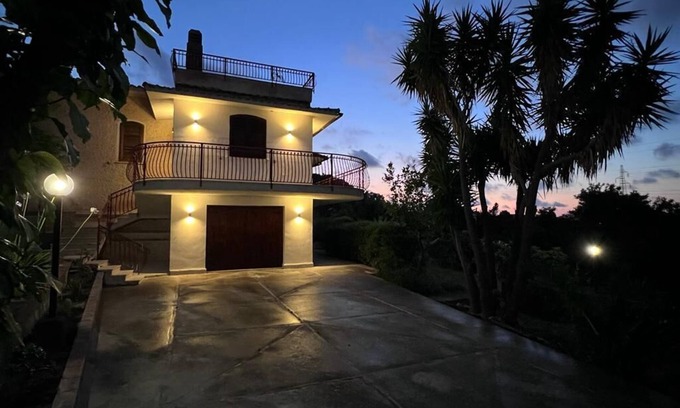 San Nicola l'Arena Villa | Villa La Terrazza Sul Mare, Suite with relaxation area, and hot tub