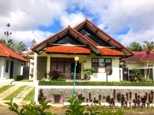 Cipanas Villa | Villa Lotus Puncak D03