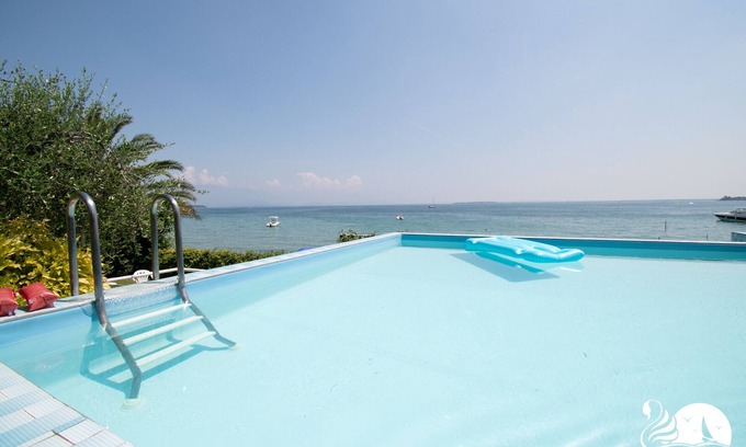 Padenghe sul Garda Villa | Villa Lydia