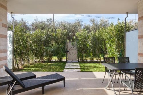 Cisano Apartment | Villa Manzoni Apt 2