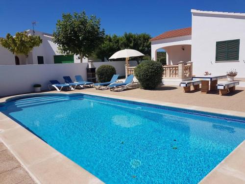 Cales Piques House | Villa María espaciosa y cálida con piscina privada