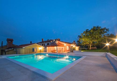 Pican House | Villa Maslina, a charming and private villa 15 km from the sea