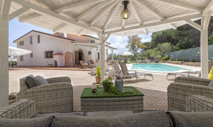 Sorso Villa | Villa 'Matian' with Private Pool, Wi-Fi and Air Conditioning