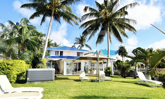 Trou d'Eau Douce Villa | Villa Maya overlooking the bay, Jacuzzi, jetted bathtubs, pool table
