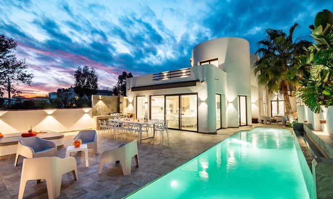 Empuriabrava Villa | Villa N°16 Luxurious comfort in the Marina