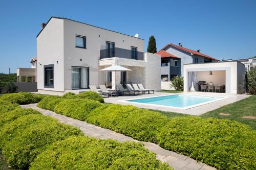 Loborika Villa | Villa Omnia by Istrialux