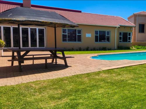 Port Owen Villa | Villa on Maxi