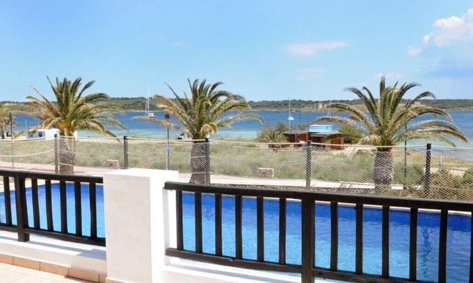 Fornells Villa | Villa on the seafront in a very exclusive area of Menorca. Internet.
