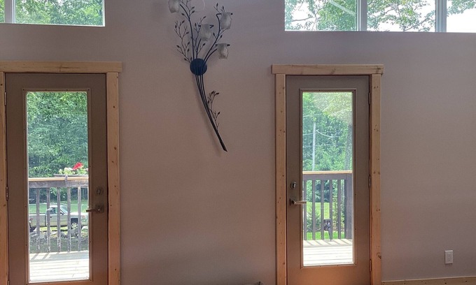 Montague Villa | VILLA ON TOP OF THE MOUNTAIN ON BORDER OF NJ/NY/PA STATE’S. Next to State Park