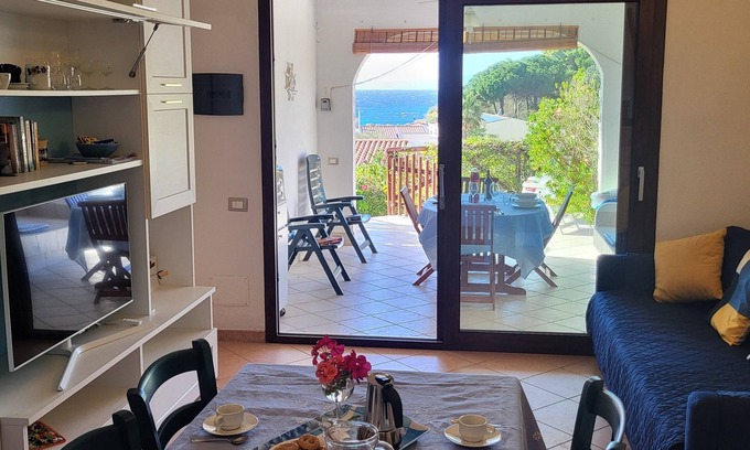 Geremeas House | Villa overlooking the sea at 100 meters from the beach. Internet WiFi. Geremeas.