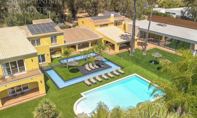 Penina Villa | Villa Penina Majestic with Indoor pool, Jacuzzi, Tennis, Cinema, GYM and games