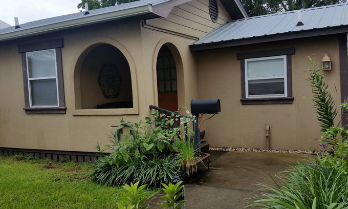 Fairhope House | Villa Piccolo,1BR, 1BA, smoke/vape free, pet/animal free, adult only, sleeps 2