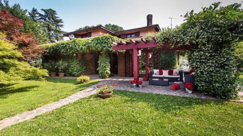 Sulbiate Villa | VILLA PINA 8&2, Emma Villas