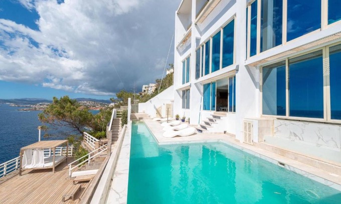 Calvia Villa | Villa 'Port Adriano' with Sea View, Wi-Fi and Air Conditioning