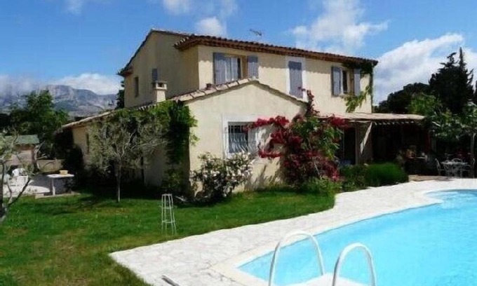 Rousset Villa | Villa proche Aix en Provence 6/8 personnes