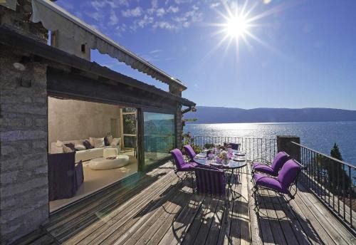 Gargnano Villa | Villa Rachele: stunning luxury villa in centre Gargnano with private pool and breathtaking views