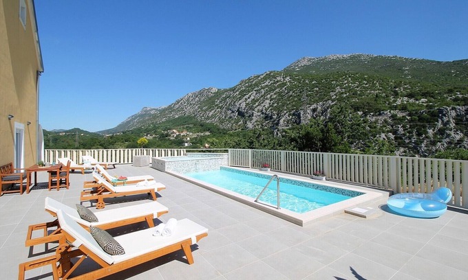Omis Villa | Villa Remusic, Pool, whirlpool, Sauna,6 bedrooms, amazing landscape
