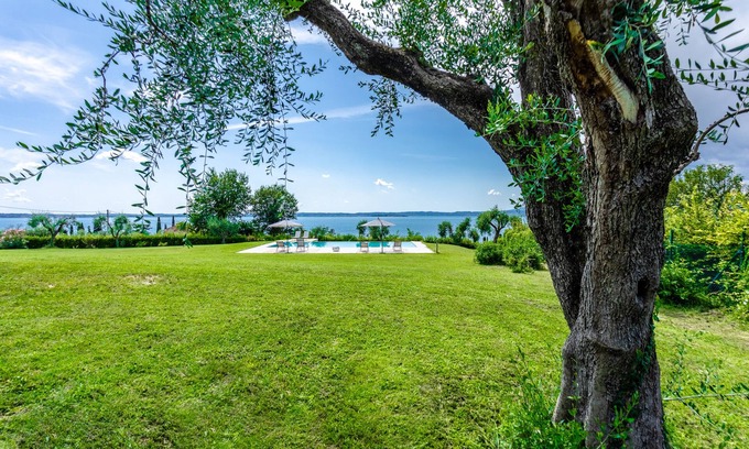 Gralaoni-Pralesi-Cisano Villa | Villa Roccolo luxury retreat overlooking the Garda Lake